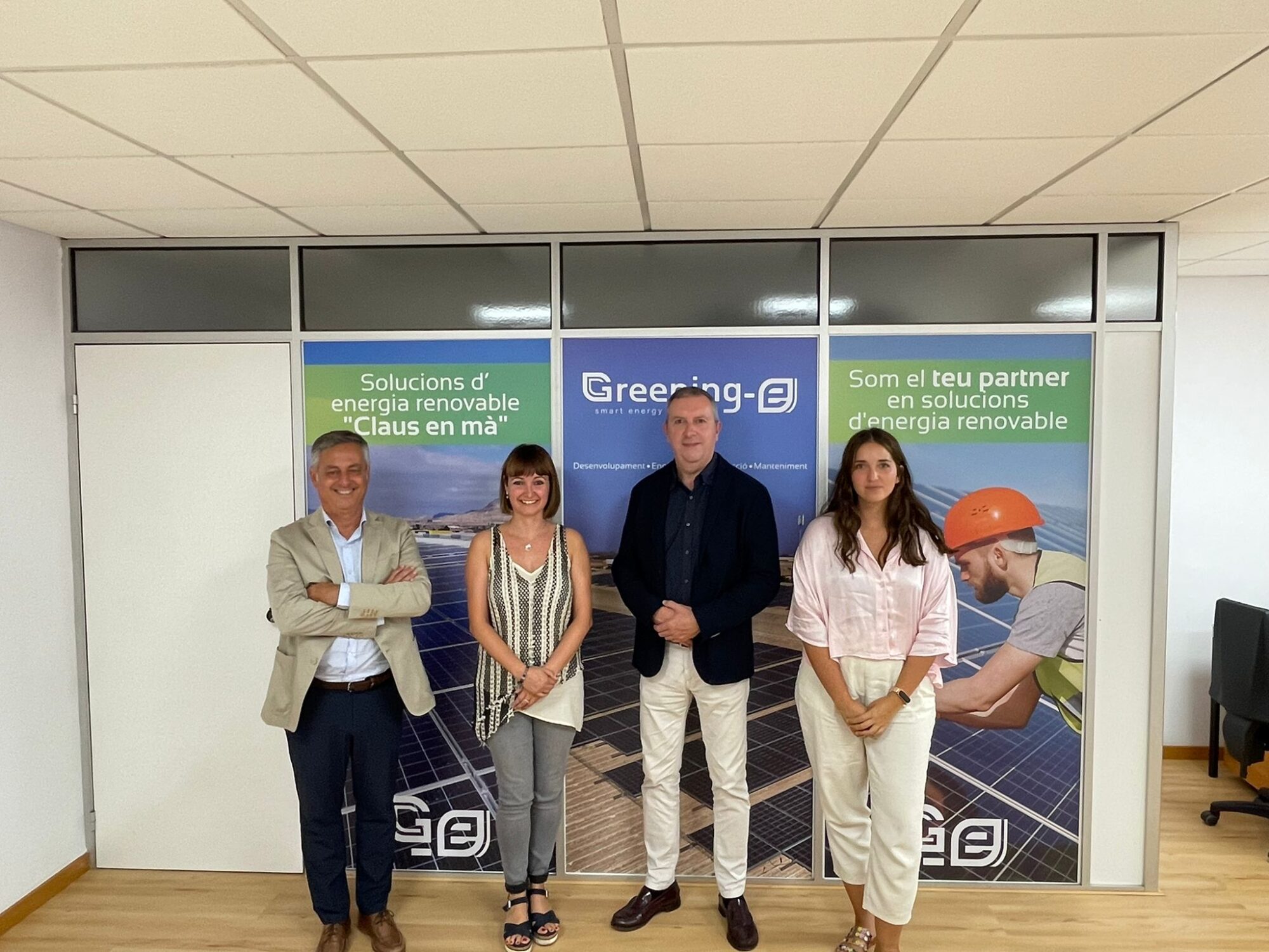 Equipo Cataluña en las nuevas oficinas