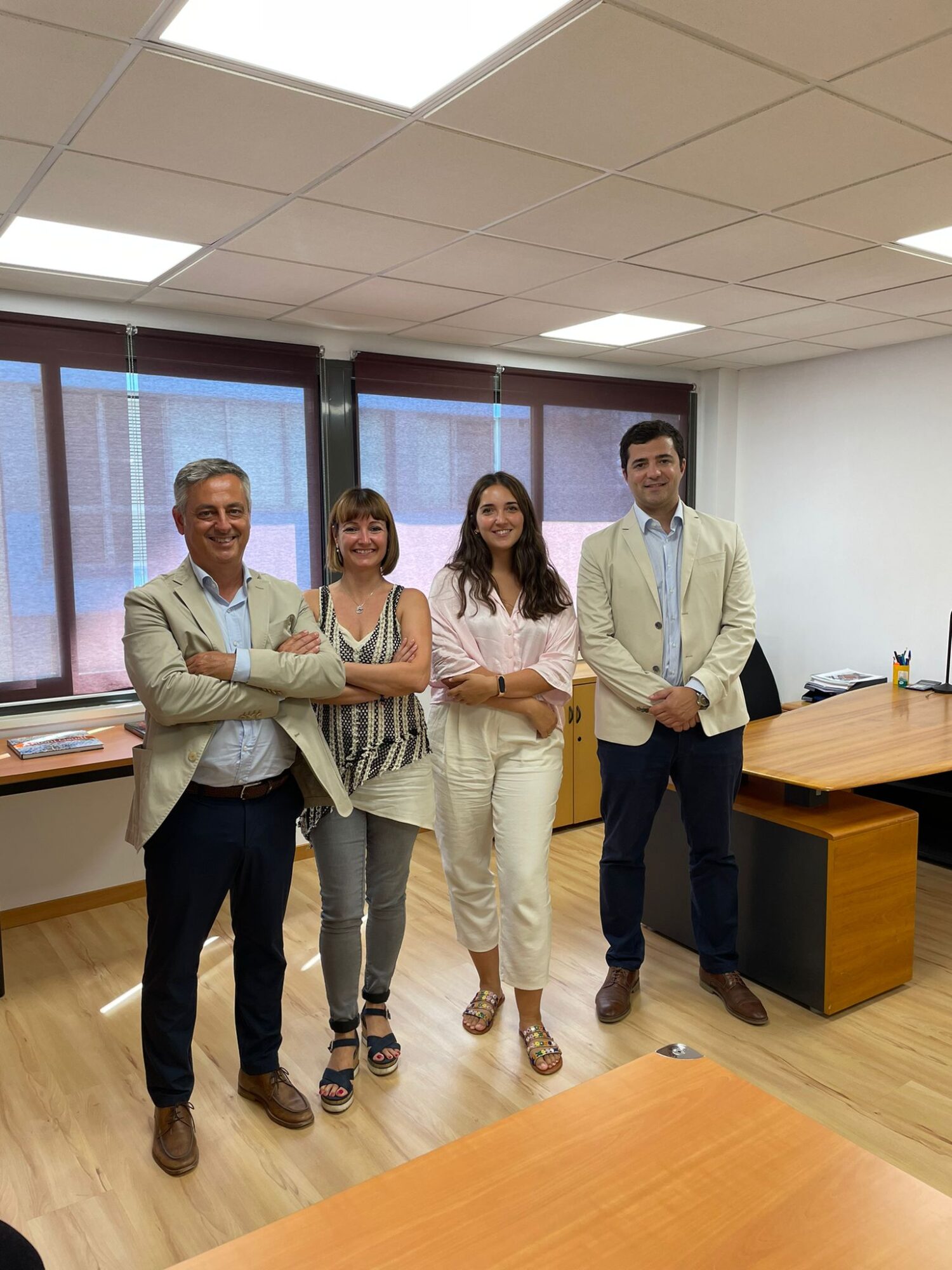  Ignacio Salcedo en las nuevas oficinas con el equipo de Cataluña