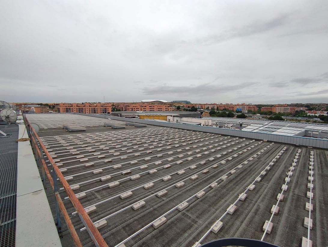 Anclajes en instalaciones fotovoltaicas en cubiertas