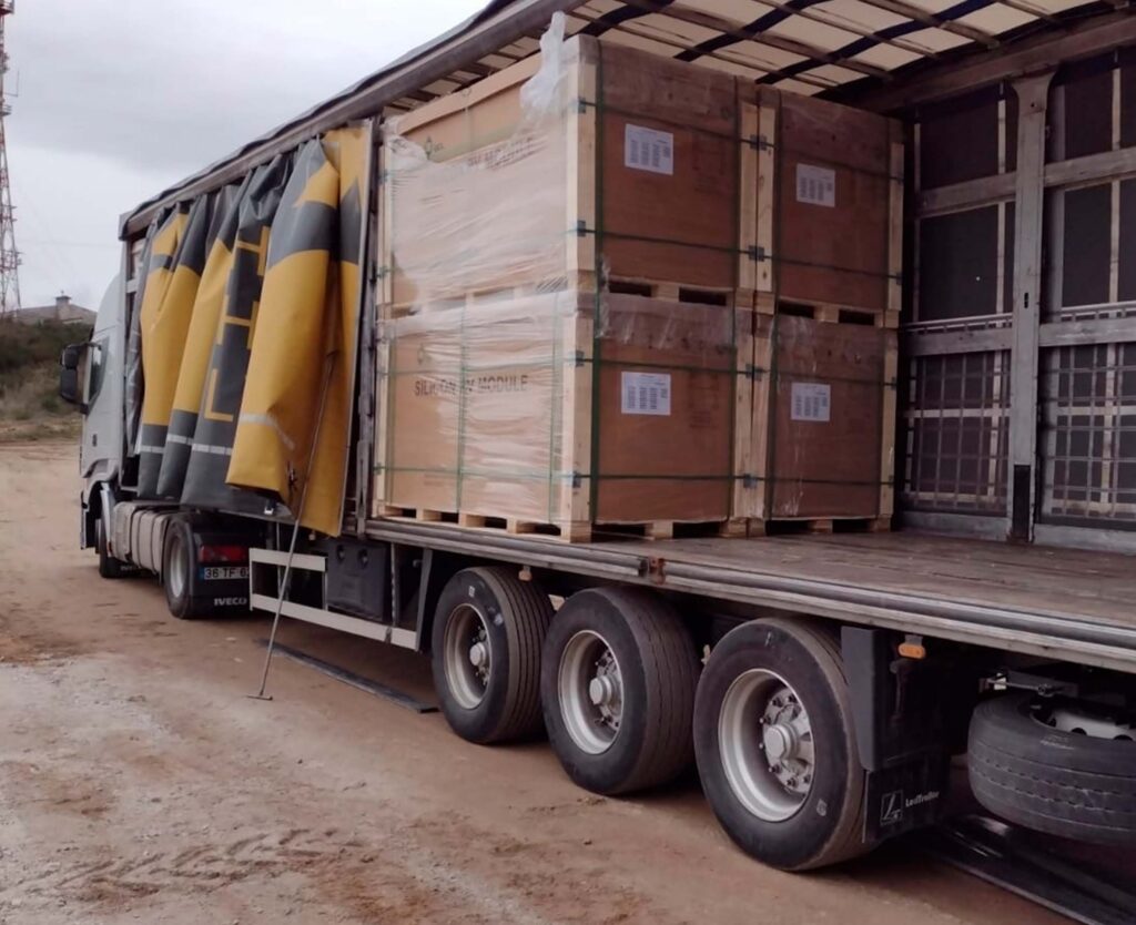 acceso a la planta fotovoltaica y acopio de materiales